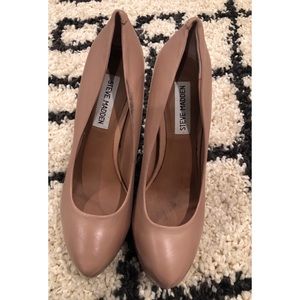 Women’s Nude Steve Madden Heels - size 8